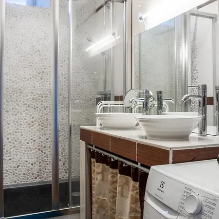 Latona - Welkeys Appartement